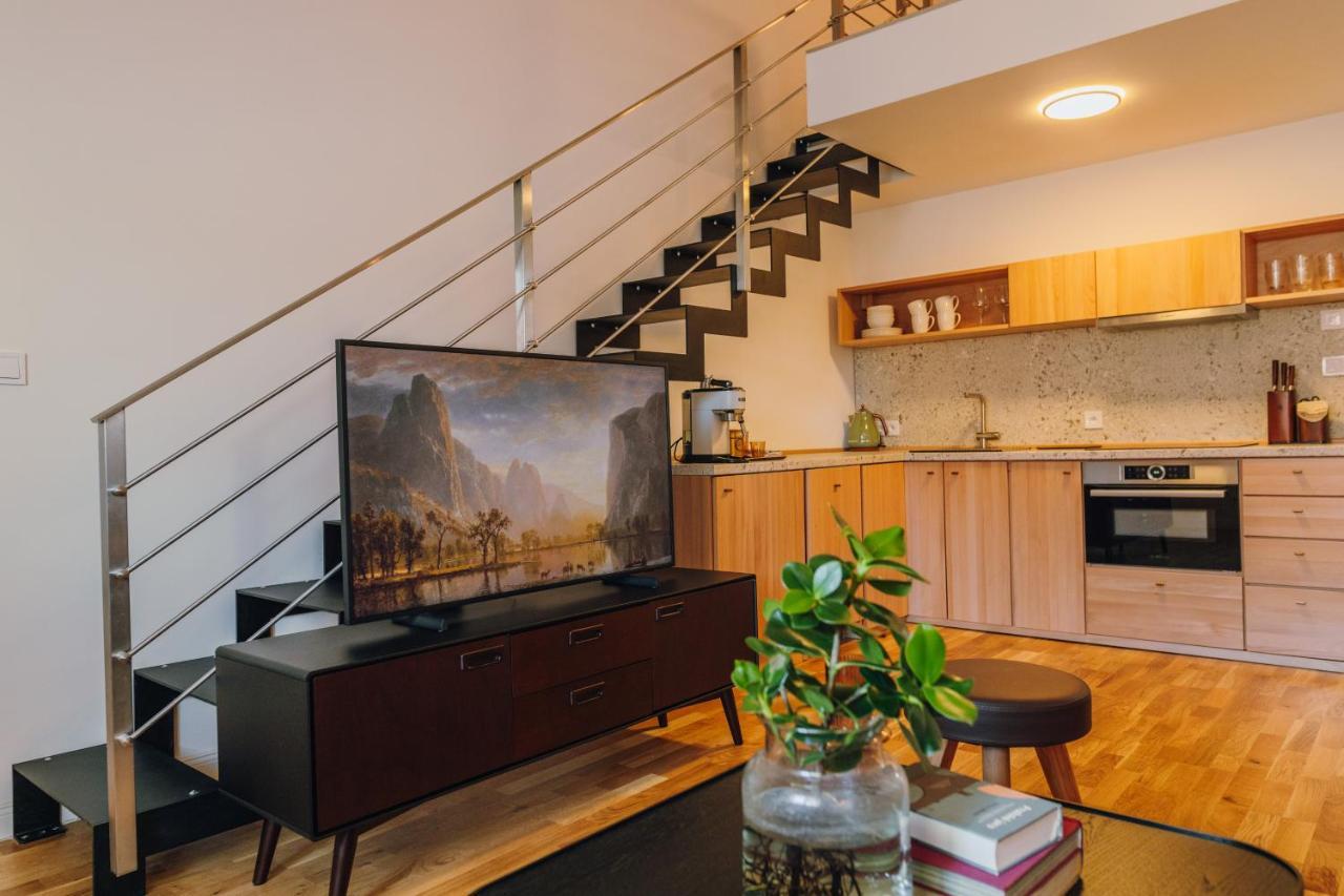 Modern Mezzanine Apt At Jecna St Praga Exterior foto